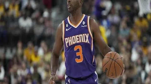 拜仁力争双冠在手；诺伊尔门神实至名归。