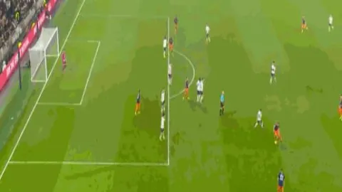 麦迪逊本赛季英超表现亮眼，12场比赛独揽5球3助，成绩显著超越上赛季总和